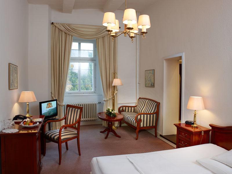 Hotel Und Restaurant Burg Schnellenberg Attendorn Exterior foto