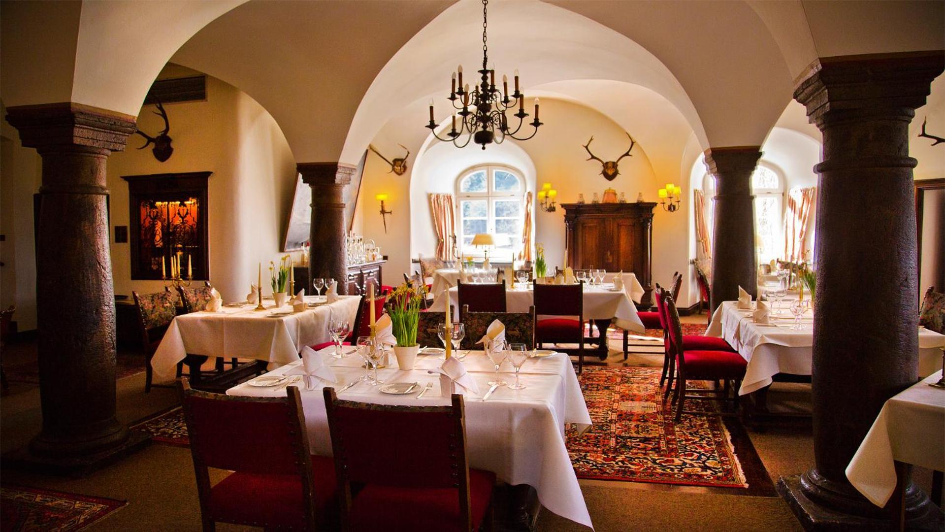 Hotel Und Restaurant Burg Schnellenberg Attendorn Exterior foto